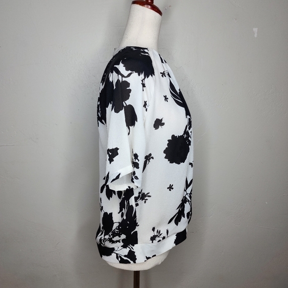 A.L.C Black and White Drape Front Short Sleeve Silk Blouse Size 10 - Picture 7 of 12